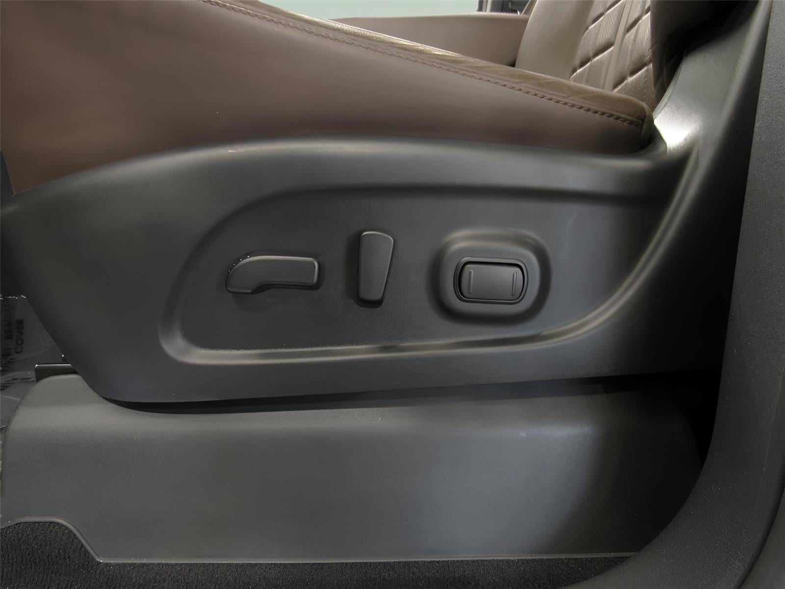 2023 Nissan Titan Platinum Reserve