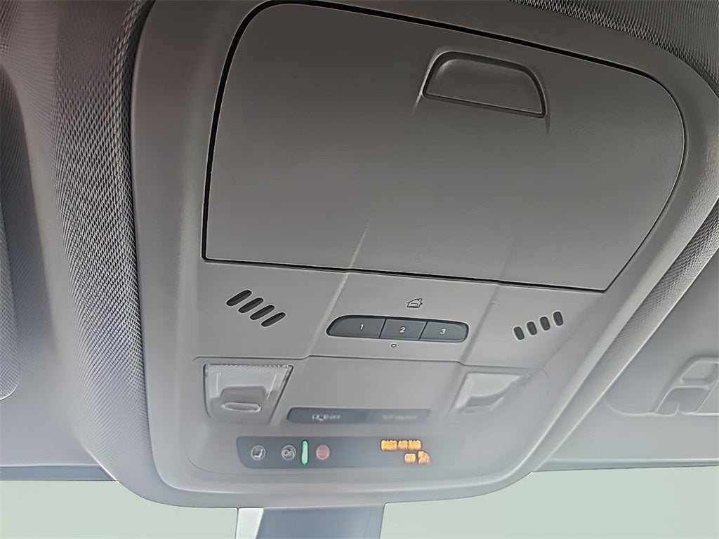 2023 GMC Acadia SLT Fresh Trade! Bose, Remote Start, Heated Seats, Pow