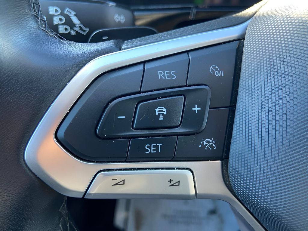 2024 Volkswagen Atlas 2.0T SEL Premium R-Line