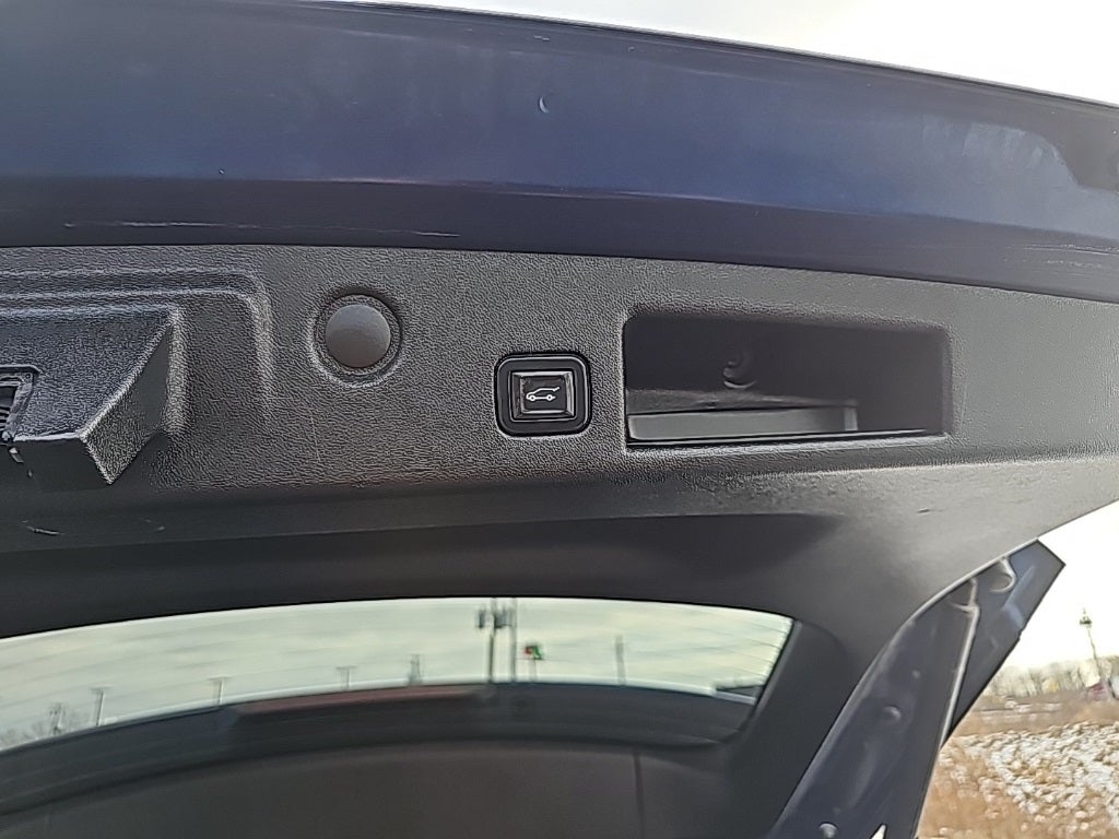 2022 Chevrolet Equinox RS Fresh Trade! Remote Start, Heated Seats, Power Lif