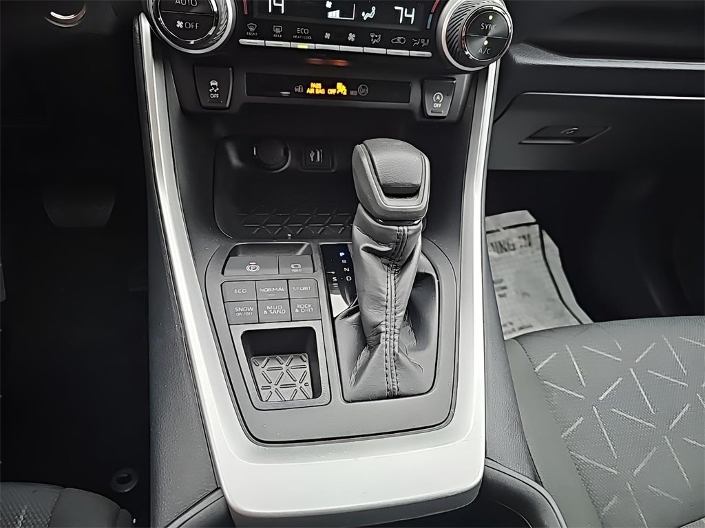 2025 Toyota RAV4 XLE Car Bravo Certified, Automatic Climate,