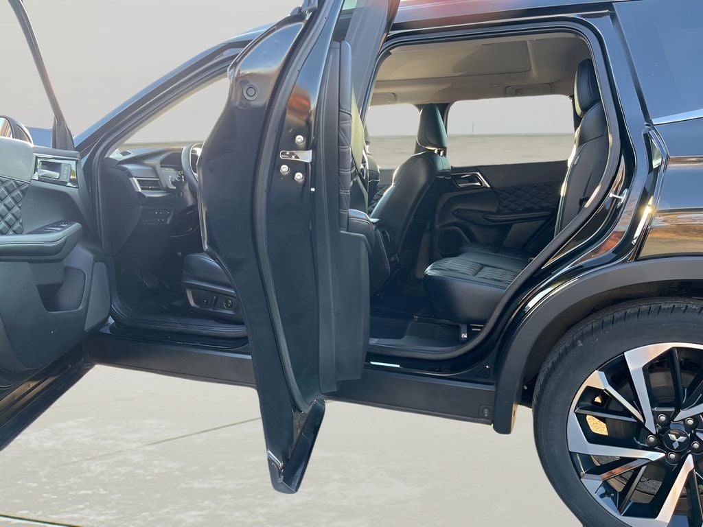 2023 Mitsubishi Outlander PHEV SEL