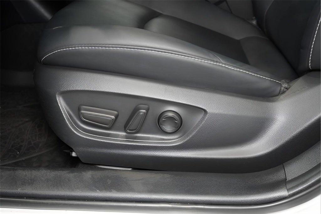 2020 Toyota Prius Prime XLE 55 MPG!!!