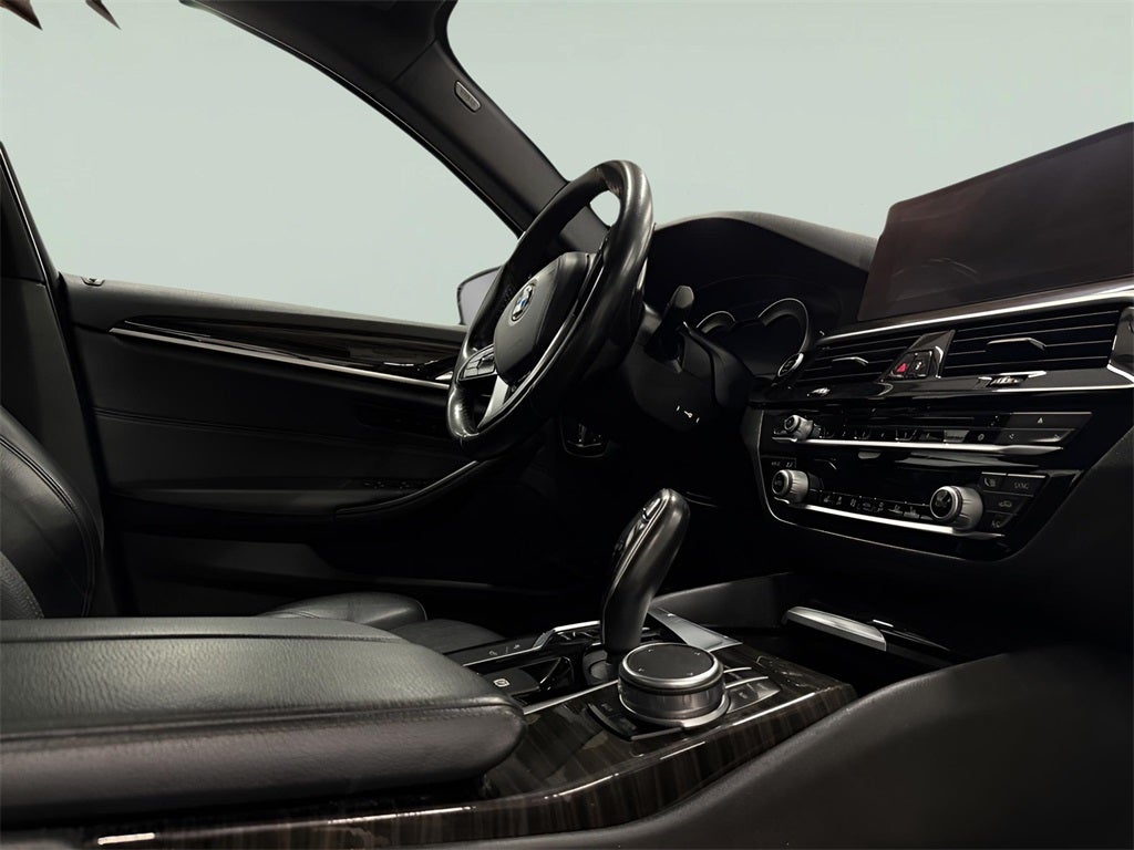 2019 BMW 5 Series 530i xDrive CarBravo