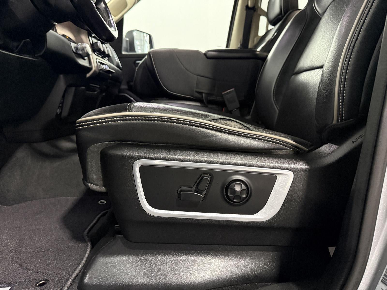 2019 RAM 1500 Laramie Crew Cab 4x4 5'7' Box