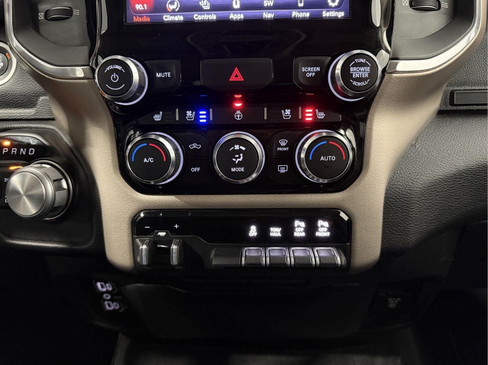 2019 RAM 1500 Laramie Crew Cab 4x4 5'7' Box