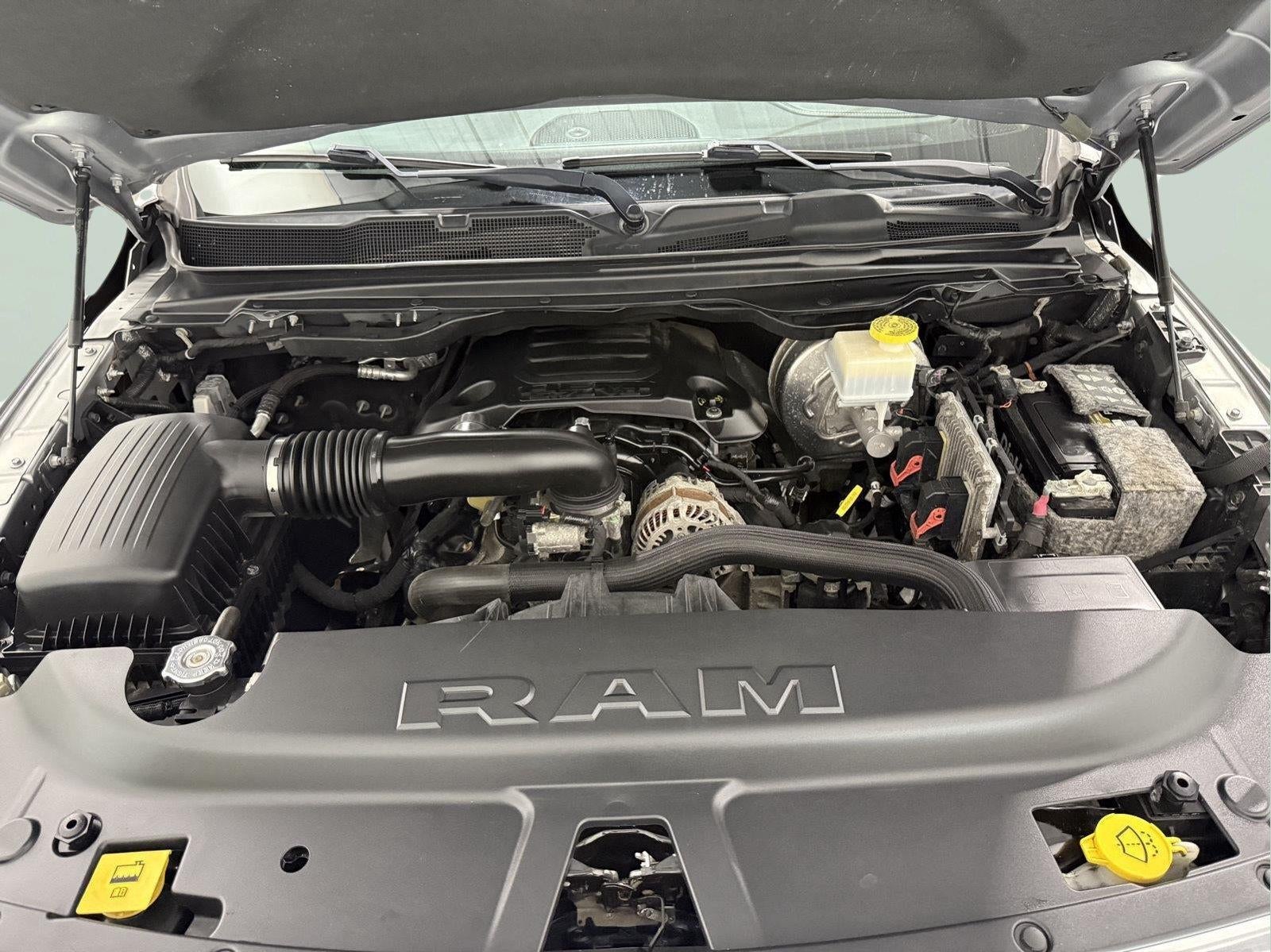 2019 RAM 1500 Laramie Crew Cab 4x4 5'7' Box