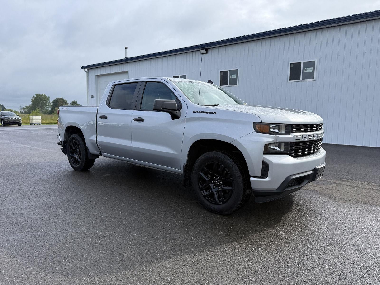 2020 Chevrolet Silverado 1500 4WD Crew Cab Short Bed Custom
