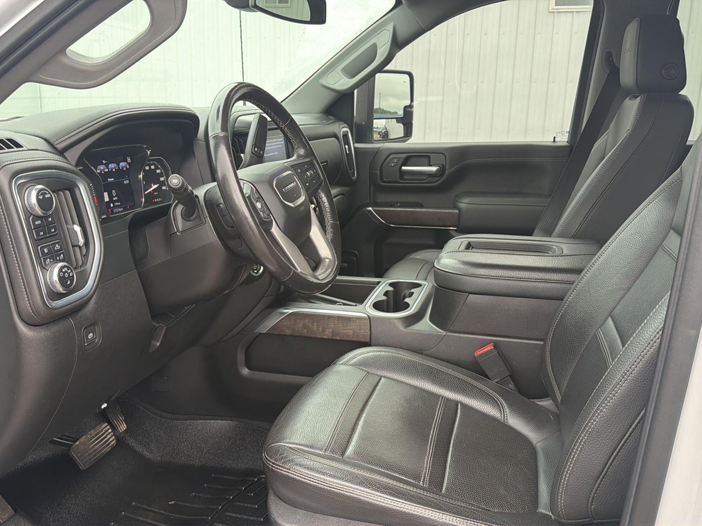 2022 GMC Sierra 2500HD 4WD Crew Cab Standard Bed Denali