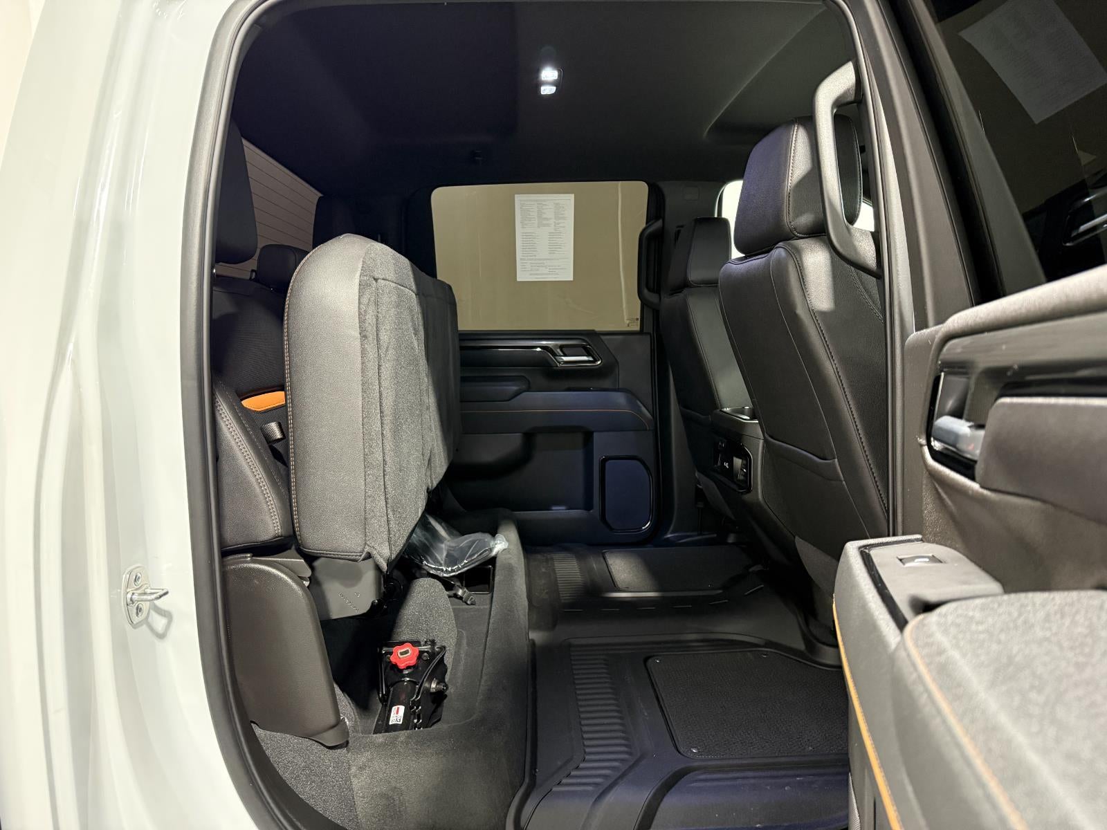 2025 GMC Sierra 2500HD 4WD Crew Cab Standard Bed AT4
