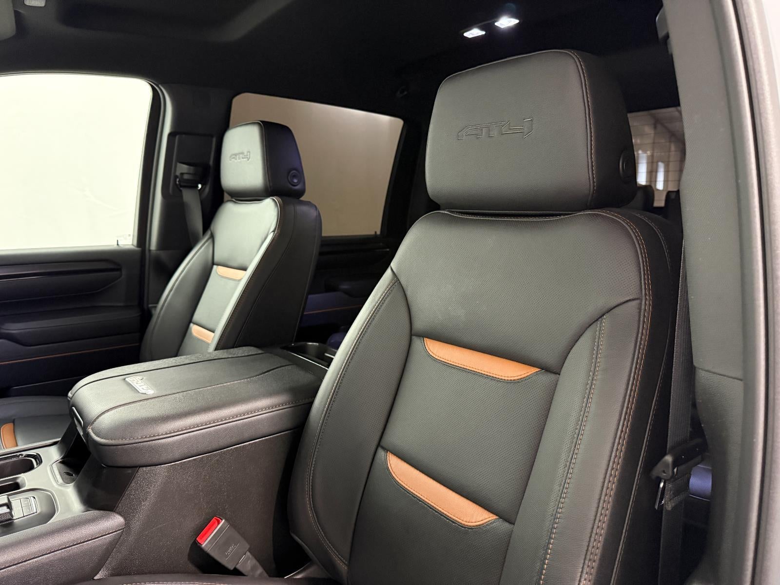 2025 GMC Sierra 2500HD 4WD Crew Cab Standard Bed AT4