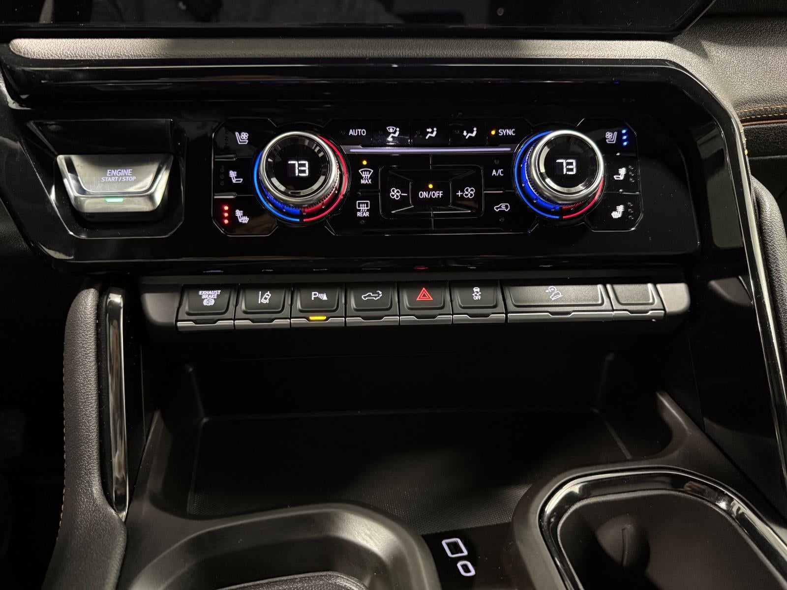 2025 GMC Sierra 2500HD 4WD Crew Cab Standard Bed AT4