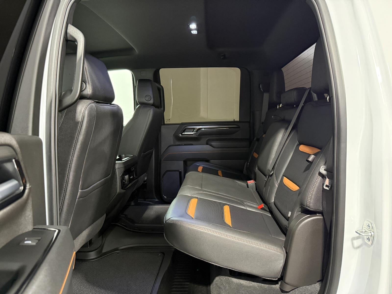 2025 GMC Sierra 2500HD 4WD Crew Cab Standard Bed AT4