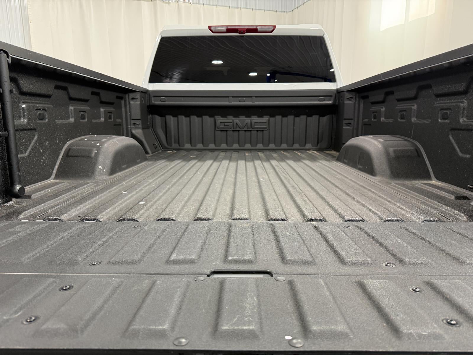 2025 GMC Sierra 2500HD 4WD Crew Cab Standard Bed AT4