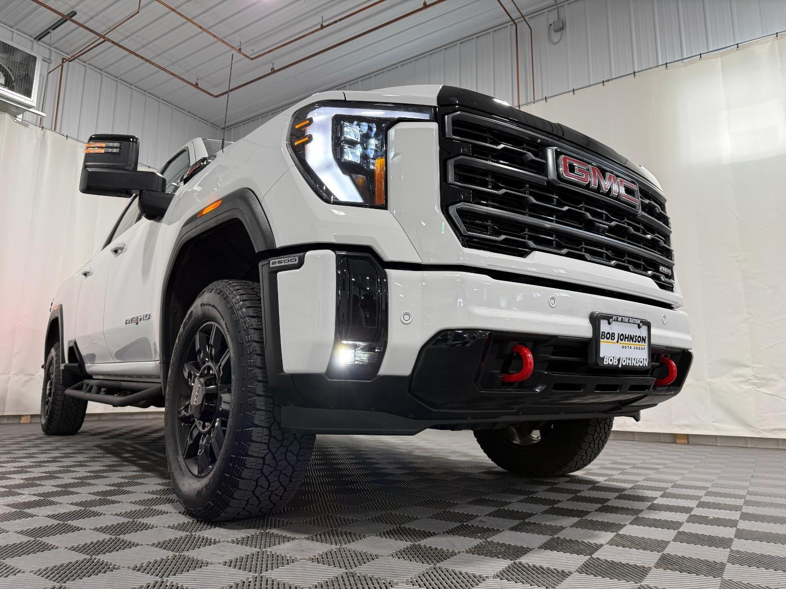 2025 GMC Sierra 2500HD 4WD Crew Cab Standard Bed AT4