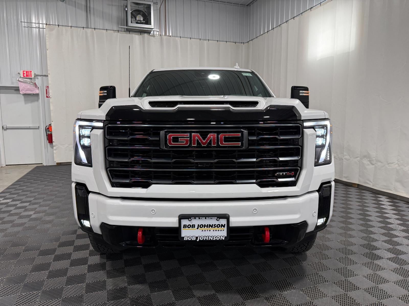 2025 GMC Sierra 2500HD 4WD Crew Cab Standard Bed AT4