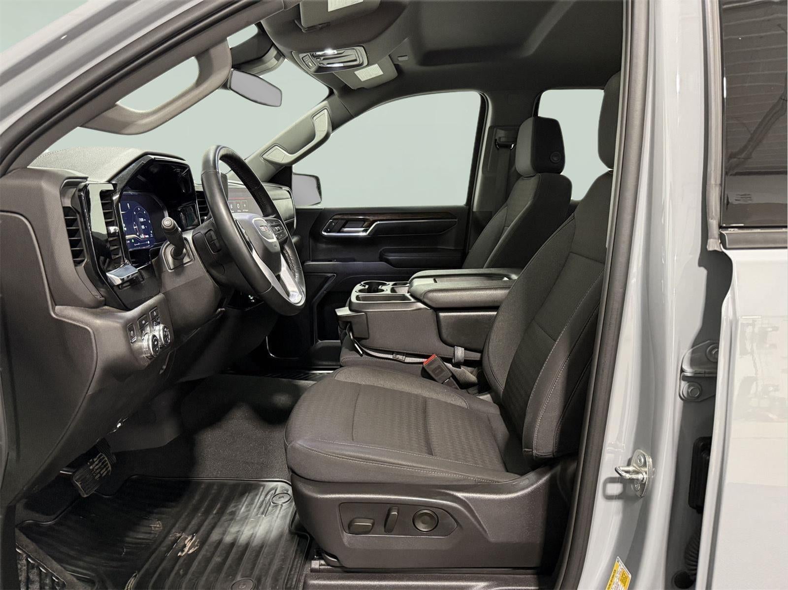 2024 GMC Sierra 1500 4WD Crew Cab Short Box Elevation with 3VL