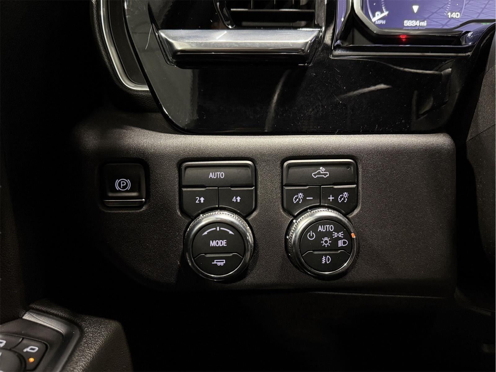 2024 GMC Sierra 1500 4WD Crew Cab Short Box Elevation with 3VL