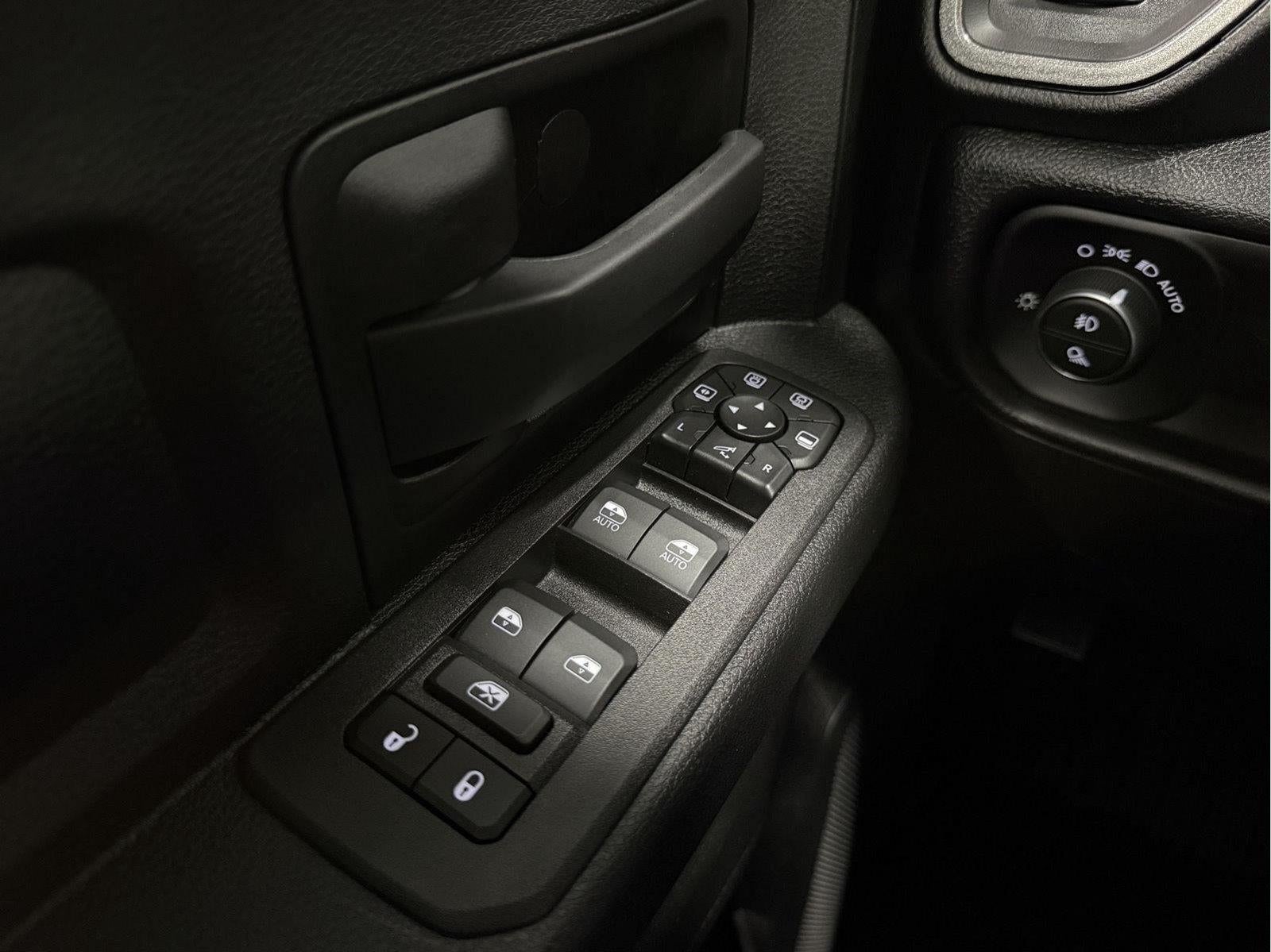 2026 RAM 2500 Black Express Crew Cab 4x4 6'4' Box