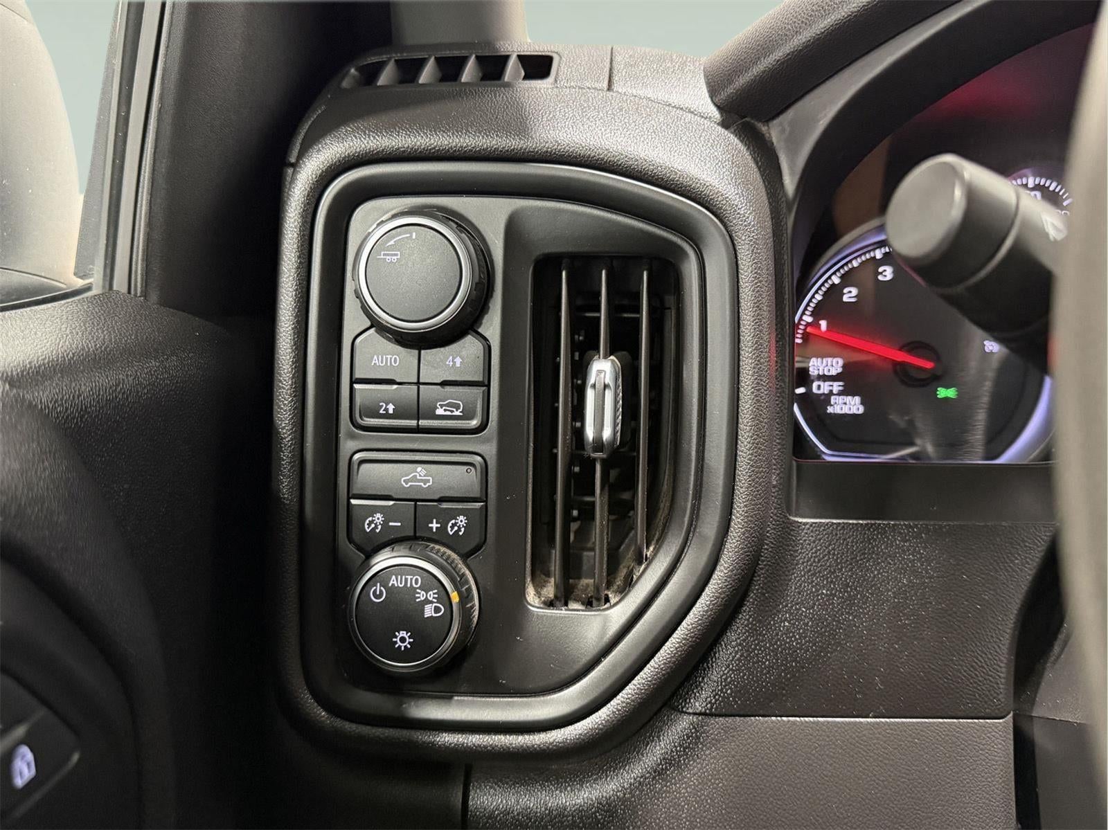 2021 Chevrolet Silverado 1500 4WD Crew Cab Short Bed Custom