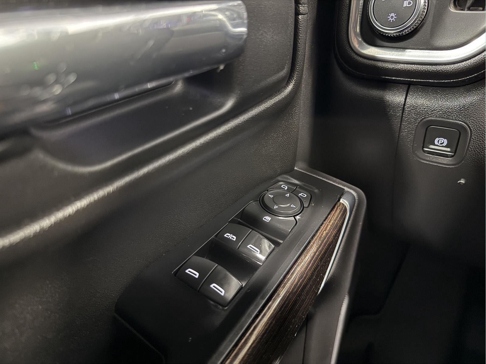 2021 GMC Sierra 1500 4WD Crew Cab Short Box Elevation