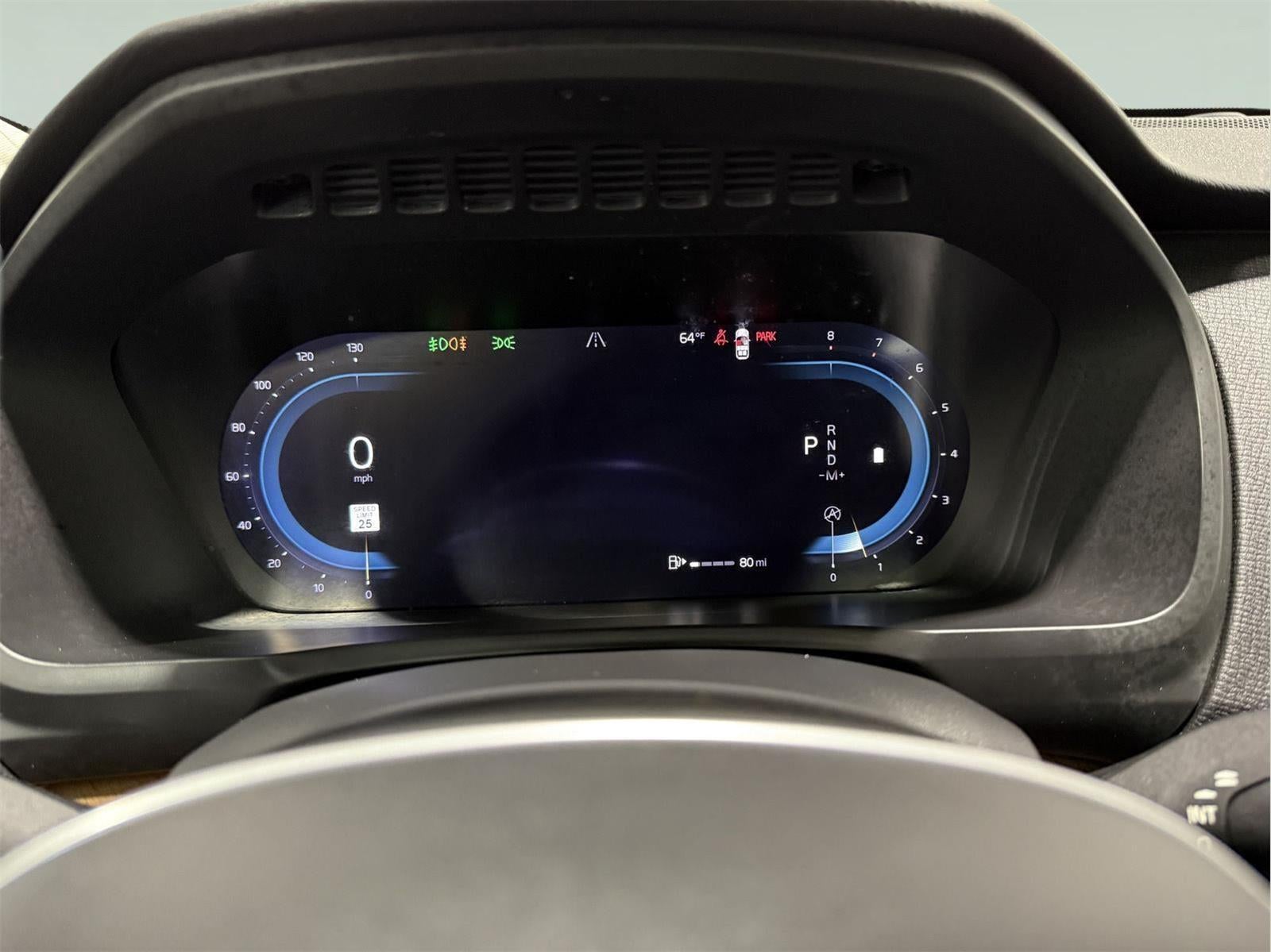2023 Volvo XC90 B5 Plus