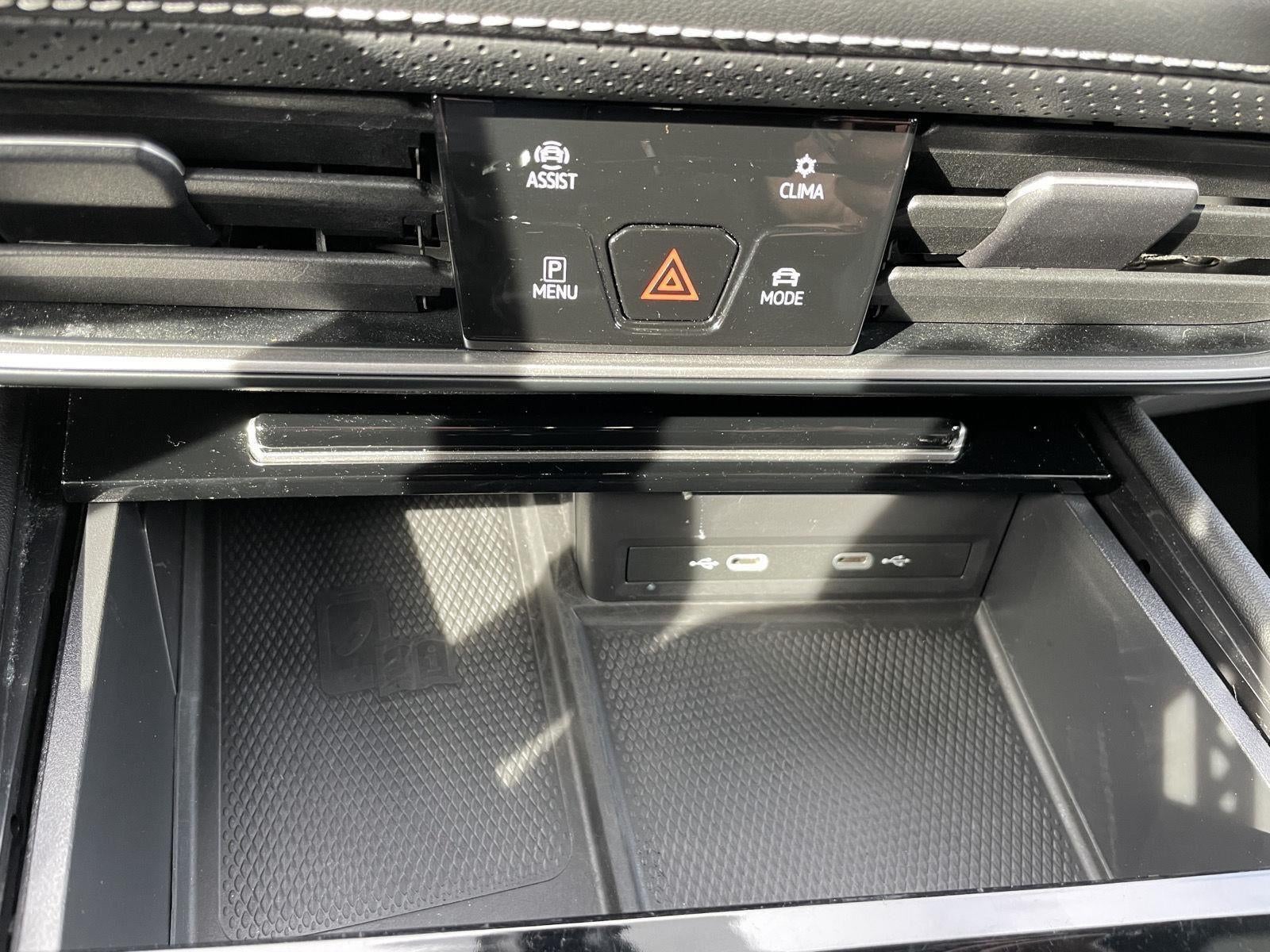 2024 Volkswagen Atlas Cross Sport 2.0T SEL R-Line