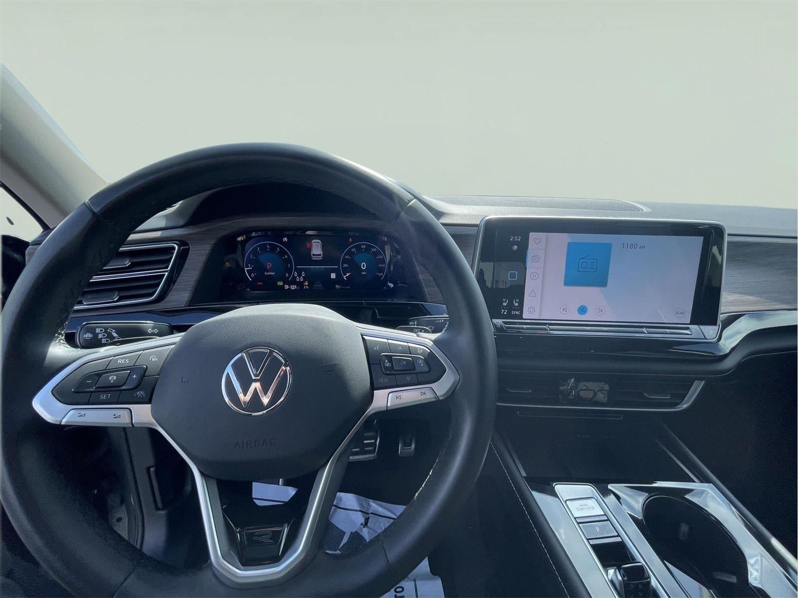 2024 Volkswagen Atlas 2.0T SEL Premium R-Line