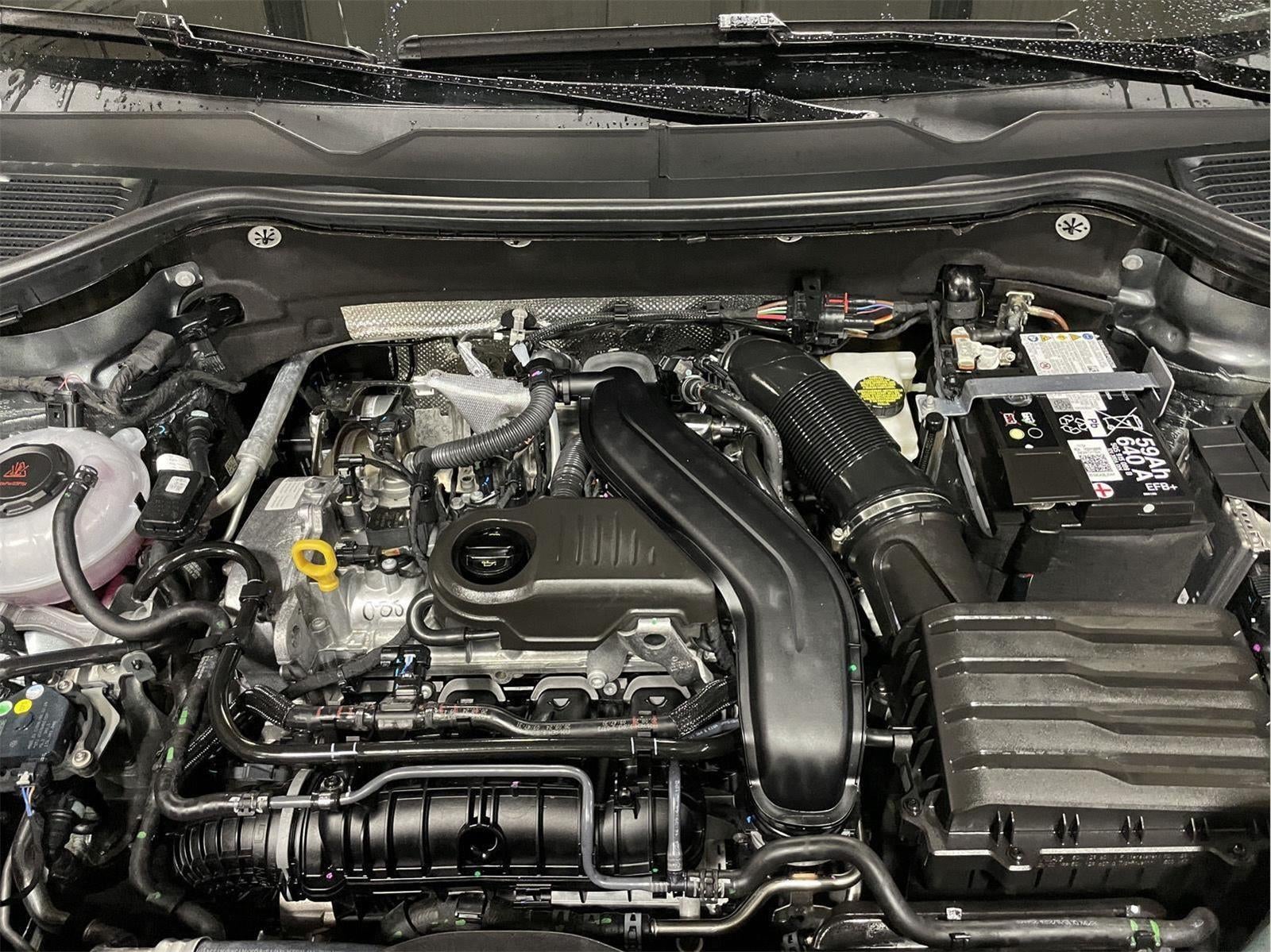 2025 Volkswagen Taos SE