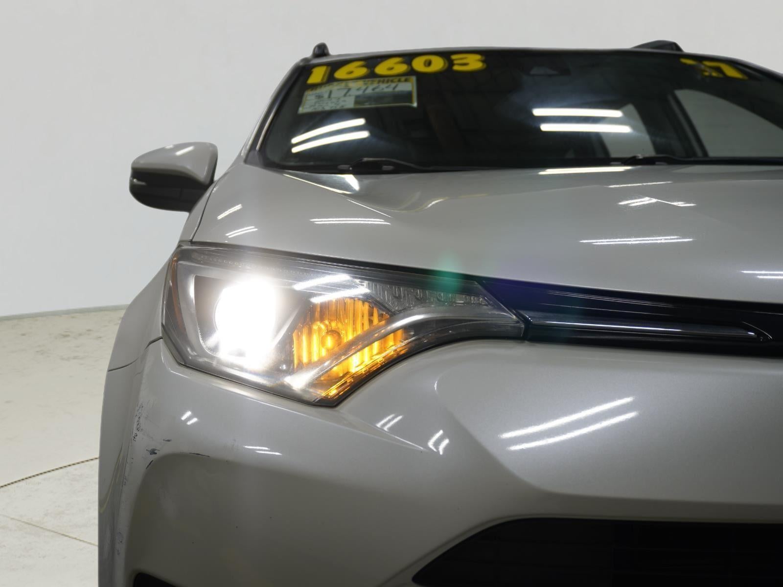 2017 Toyota RAV4 Hybrid XLE